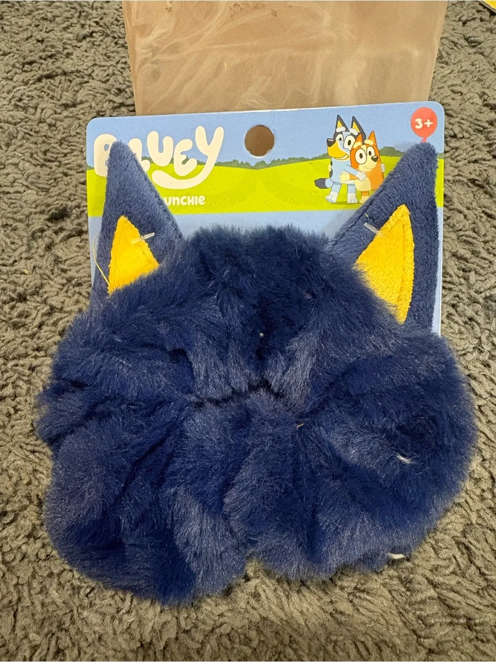 NWT Bluey ears design plush scrunchie